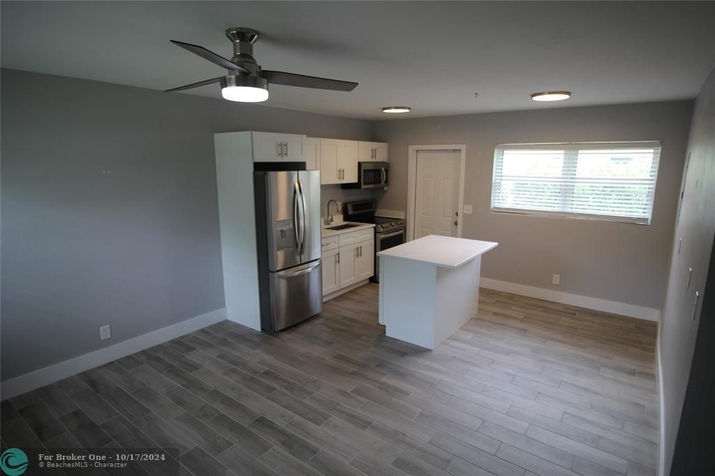 For Sale: $2,700 (2 beds, 1 baths, 1148 Square Feet)