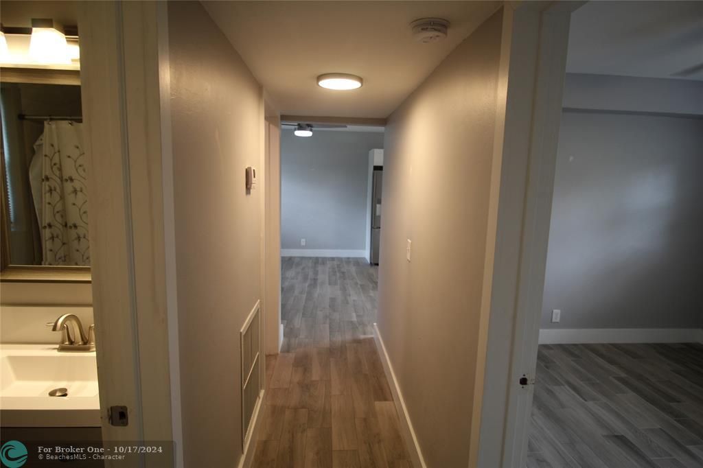 For Sale: $2,700 (2 beds, 1 baths, 1148 Square Feet)