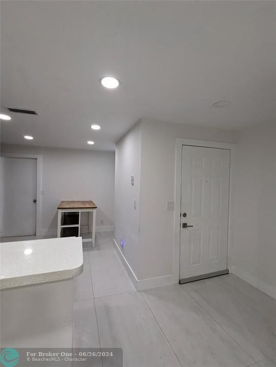 For Rent: $2,950 (2 beds, 2 baths, 1261 Square Feet)