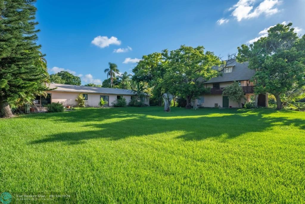 For Sale: $1,750,000 (5 beds, 3 baths, 4258 Square Feet)