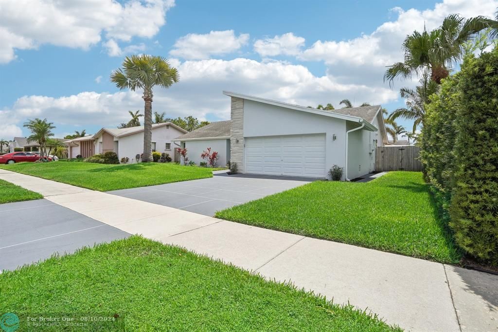 Recently Sold: $649,900 (3 beds, 2 baths, 1519 Square Feet)