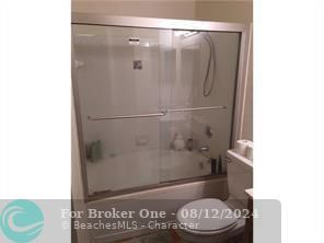 For Rent: $1,850 (1 beds, 1 baths, 672 Square Feet)