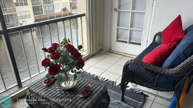 For Rent: $2,700 (2 beds, 2 baths, 1035 Square Feet)