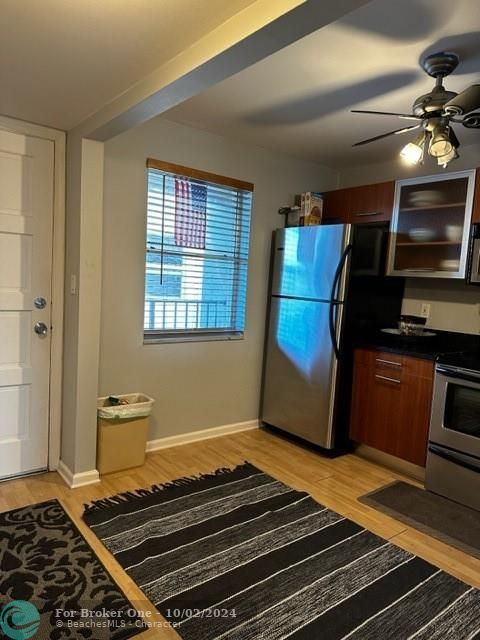 For Rent: $2,700 (2 beds, 2 baths, 1035 Square Feet)