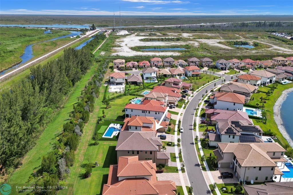 Active With Contract: $2,200,000 (5 beds, 5 baths, 5329 Square Feet)