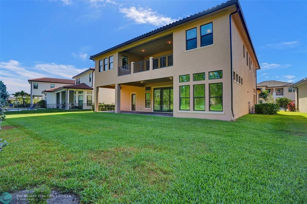 Active With Contract: $2,200,000 (5 beds, 5 baths, 5329 Square Feet)