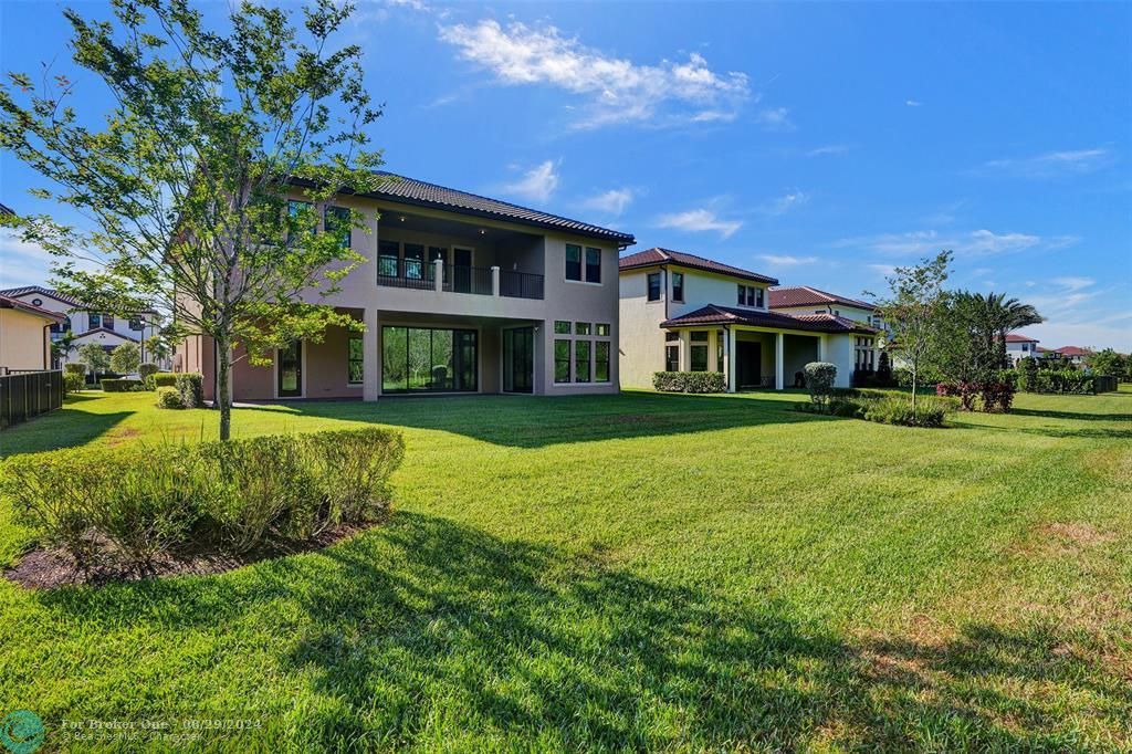 Active With Contract: $2,200,000 (5 beds, 5 baths, 5329 Square Feet)