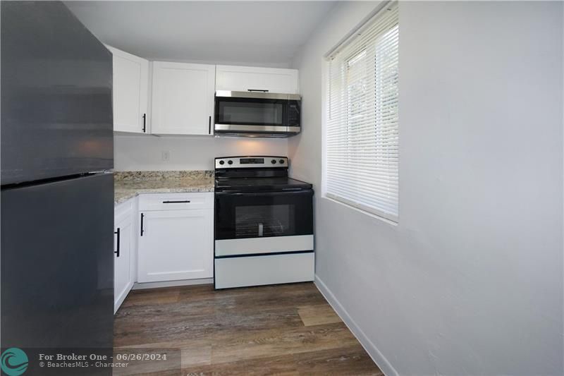 For Rent: $1,750 (1 beds, 1 baths, 8632 Square Feet)