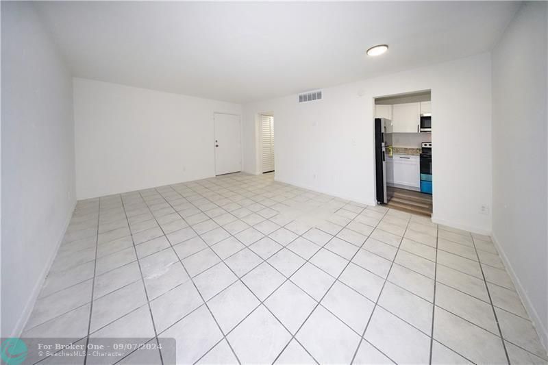 For Rent: $1,750 (1 beds, 1 baths, 8632 Square Feet)