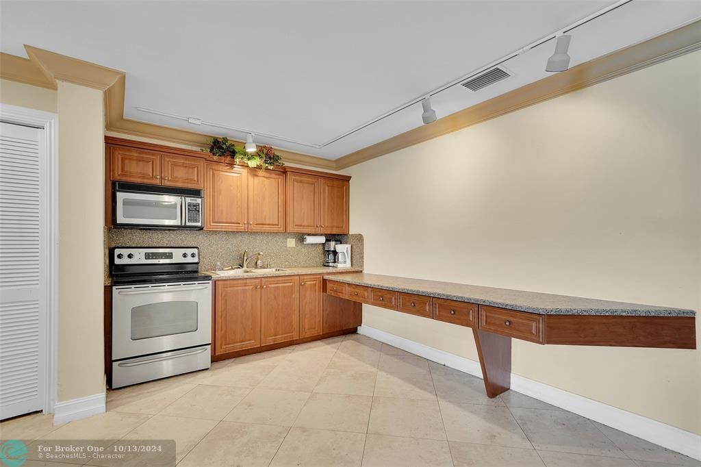 For Sale: $688,788 (2 beds, 2 baths, 1400 Square Feet)