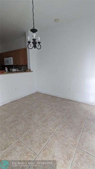 For Rent: $2,200 (3 beds, 2 baths, 1060 Square Feet)