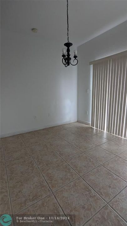 For Rent: $2,200 (3 beds, 2 baths, 1060 Square Feet)