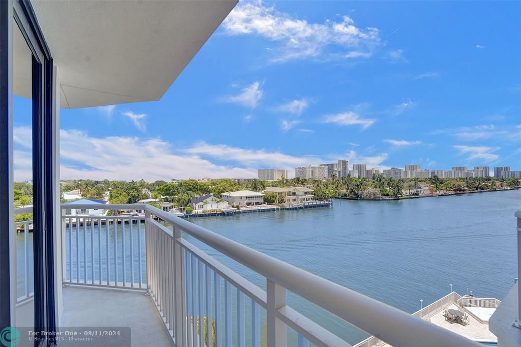 Recently Sold: $499,000 (2 beds, 2 baths, 1579 Square Feet)