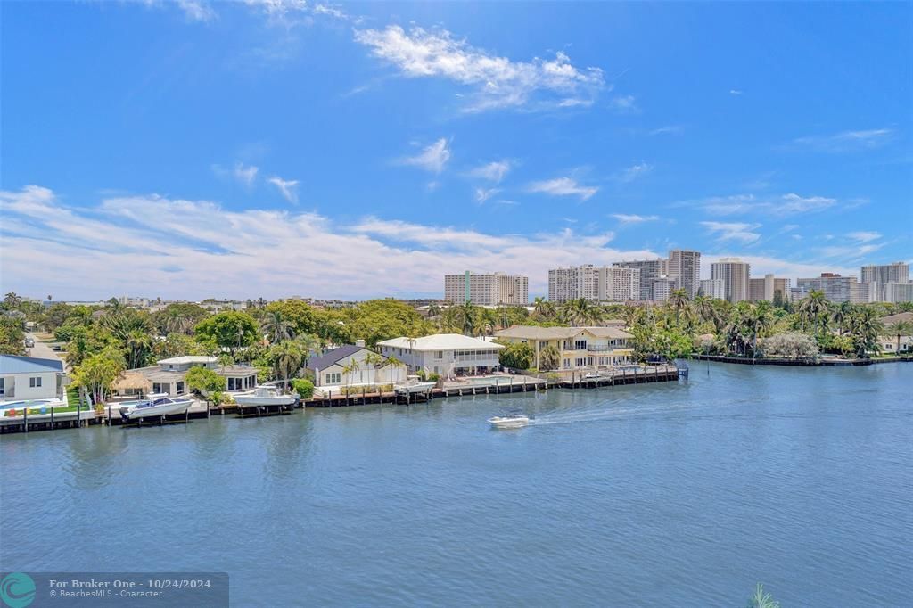 Recently Sold: $499,000 (2 beds, 2 baths, 1579 Square Feet)