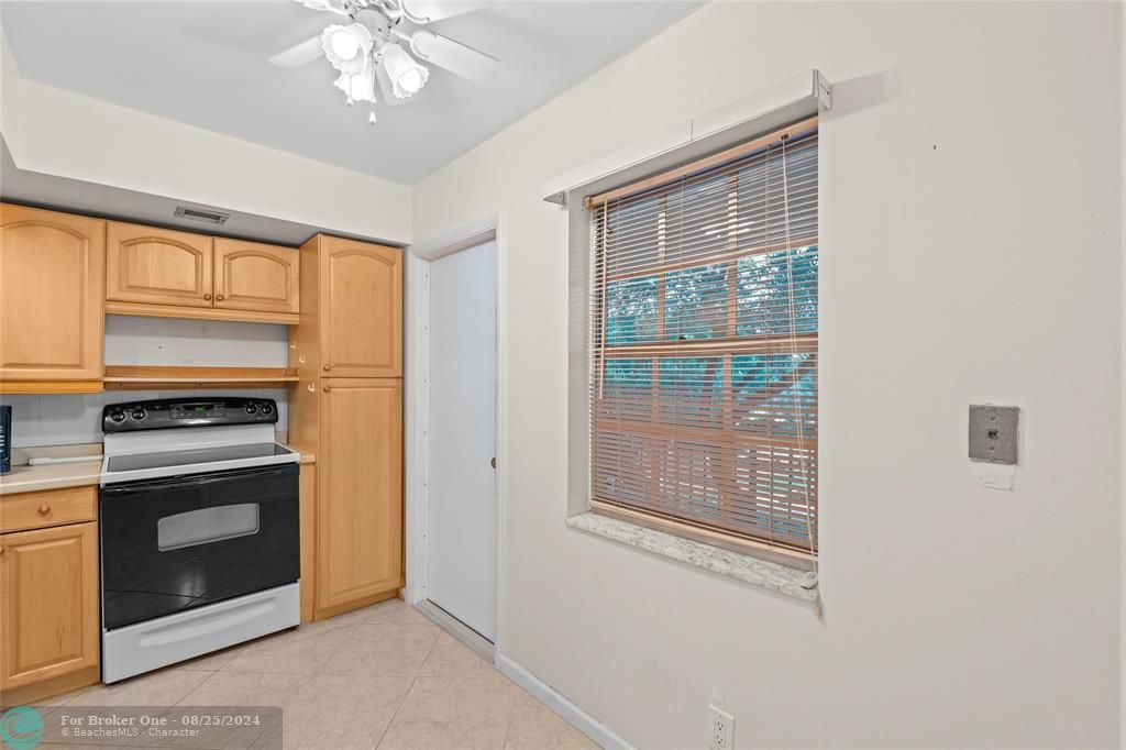 For Sale: $209,000 (2 beds, 2 baths, 1064 Square Feet)