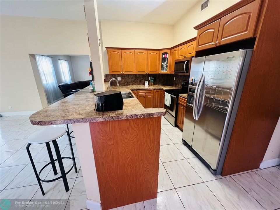 For Sale: $635,900 (4 beds, 2 baths, 1874 Square Feet)