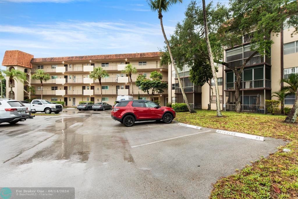 Active With Contract: $130,000 (2 beds, 2 baths, 1390 Square Feet)