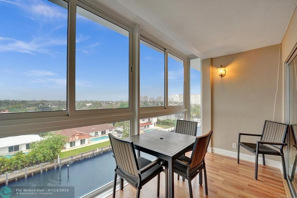 For Sale: $539,000 (2 beds, 2 baths, 1300 Square Feet)