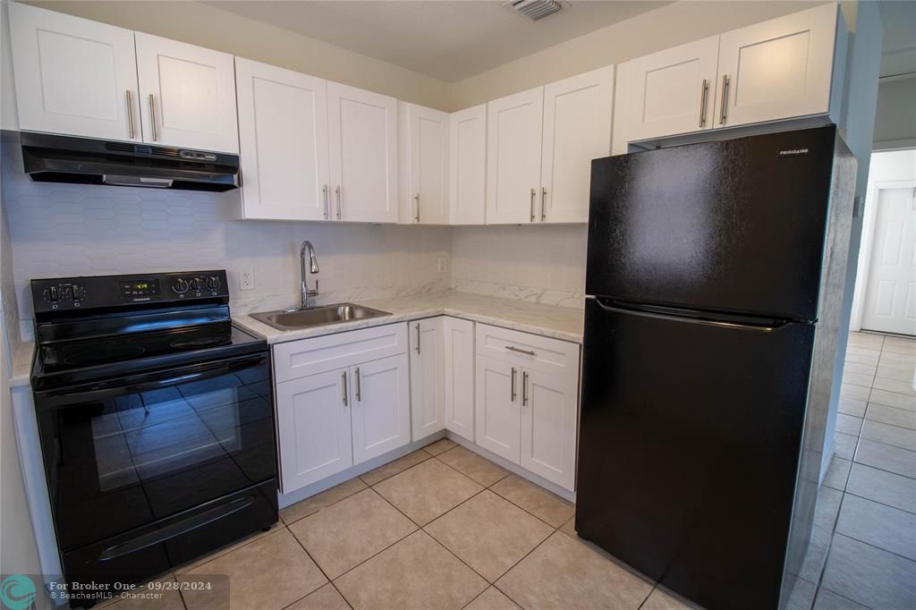 Recently Rented: $2,200 (2 beds, 1 baths, 0 Square Feet)