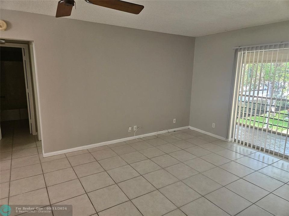 For Rent: $2,200 (2 beds, 2 baths, 1000 Square Feet)