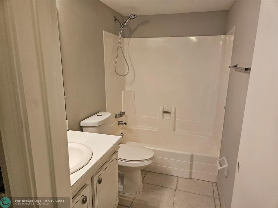 В аренду: $2,200 (2 спален, 2 ванн, 1000 Квадратных фут)