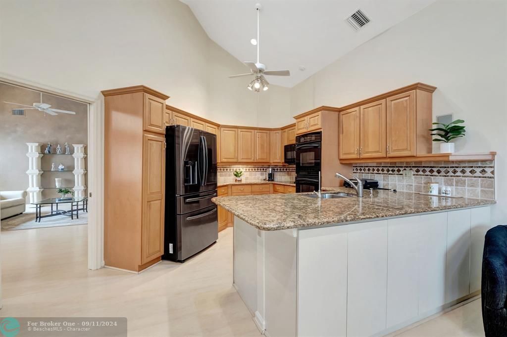 Recently Sold: $530,000 (3 beds, 2 baths, 2455 Square Feet)