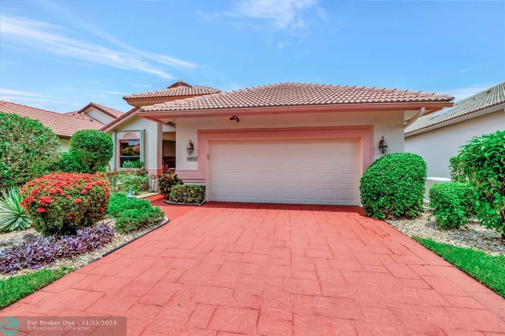 Recently Sold: $530,000 (3 beds, 2 baths, 2455 Square Feet)