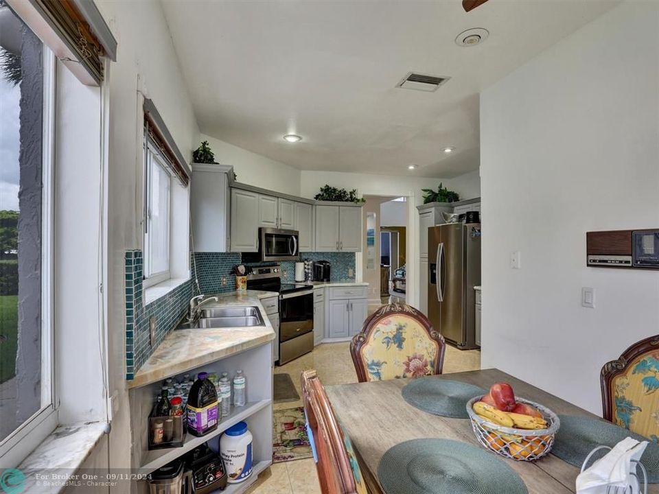 For Sale: $639,000 (3 beds, 3 baths, 2126 Square Feet)