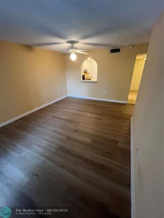 For Rent: $1,700 (1 beds, 1 baths, 764 Square Feet)