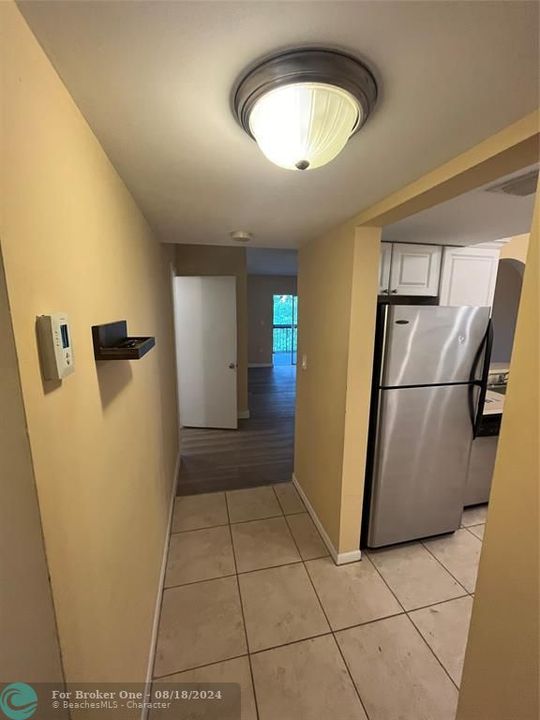 For Rent: $1,700 (1 beds, 1 baths, 764 Square Feet)