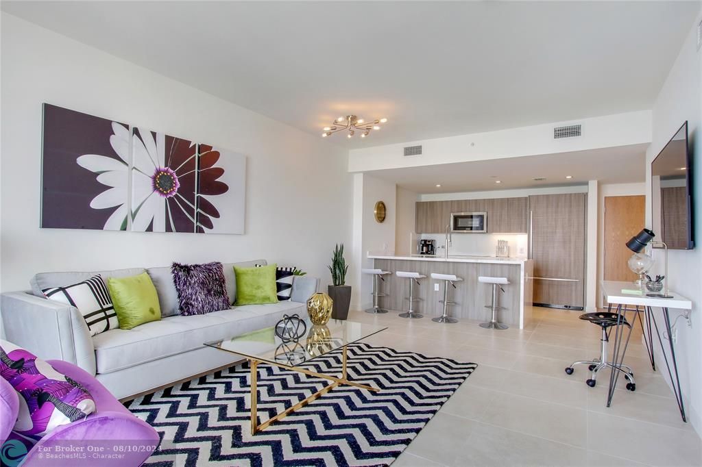 For Sale: $745,000 (1 beds, 1 baths, 858 Square Feet)