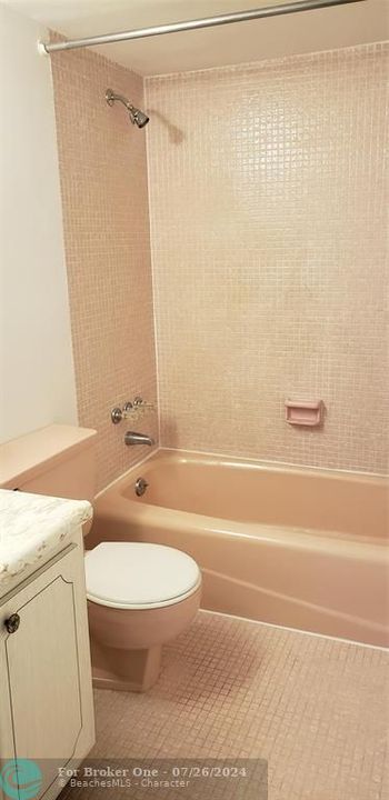 For Rent: $2,350 (2 beds, 2 baths, 945 Square Feet)