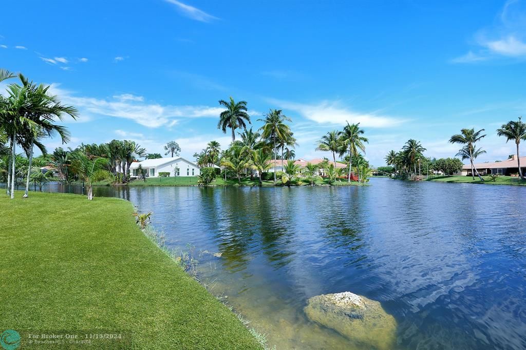 Recently Sold: $940,000 (5 beds, 3 baths, 2636 Square Feet)