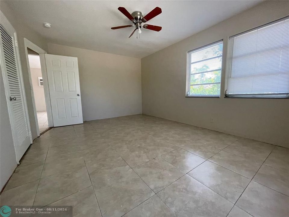 For Sale: $1,900 (2 beds, 1 baths, 1820 Square Feet)