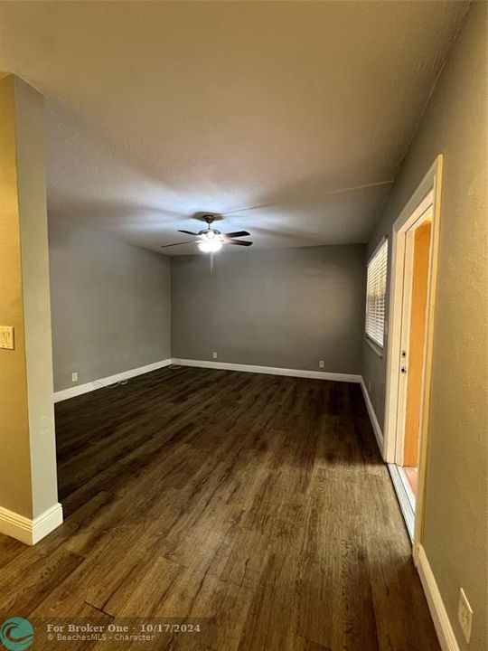 Recently Rented: $1,550 (1 beds, 1 baths, 580 Square Feet)