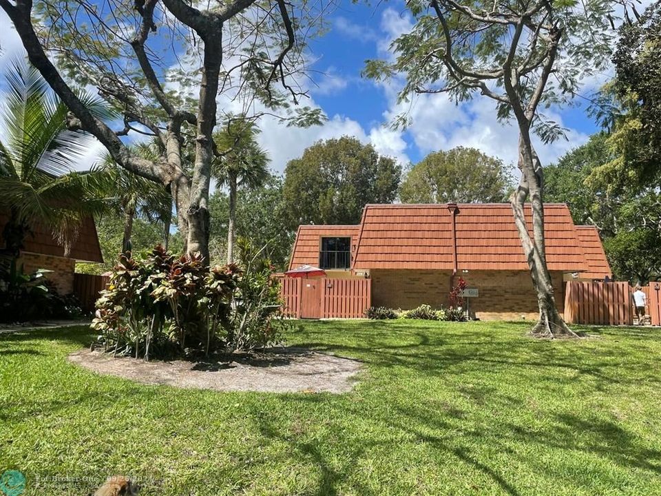 En Venta: $373,000 (2 camas, 2 baños, 1288 Pies cuadrados)