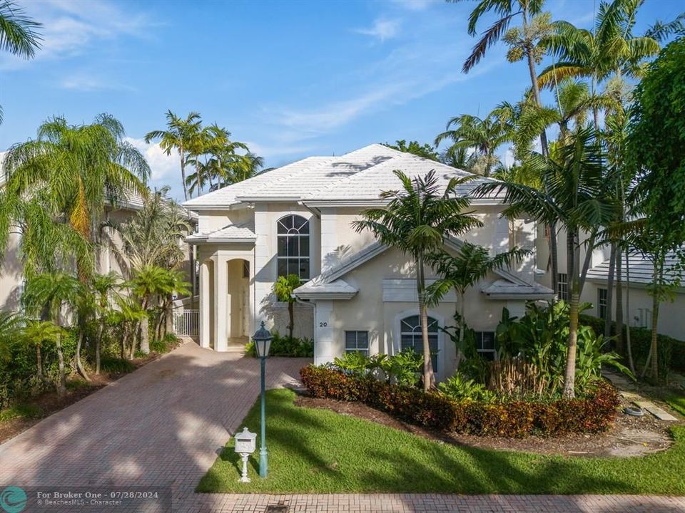 For Sale: $3,800,000 (6 beds, 6 baths, 3655 Square Feet)