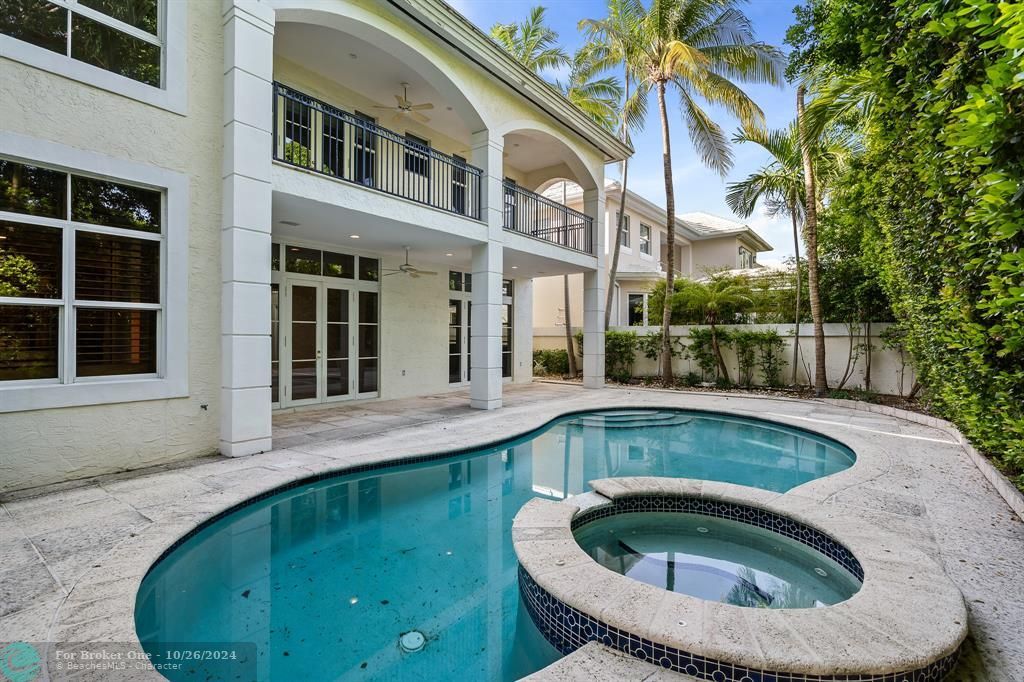 Recently Sold: $3,800,000 (6 beds, 6 baths, 3655 Square Feet)