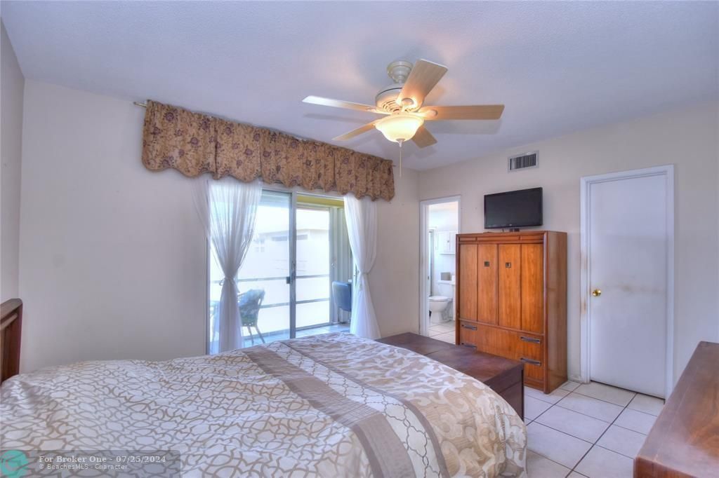 For Sale: $145,000 (1 beds, 1 baths, 700 Square Feet)