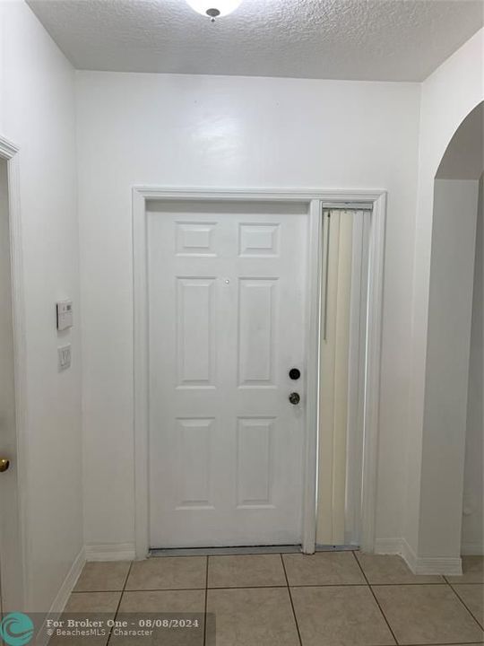 Recently Rented: $2,700 (2 beds, 2 baths, 1313 Square Feet)