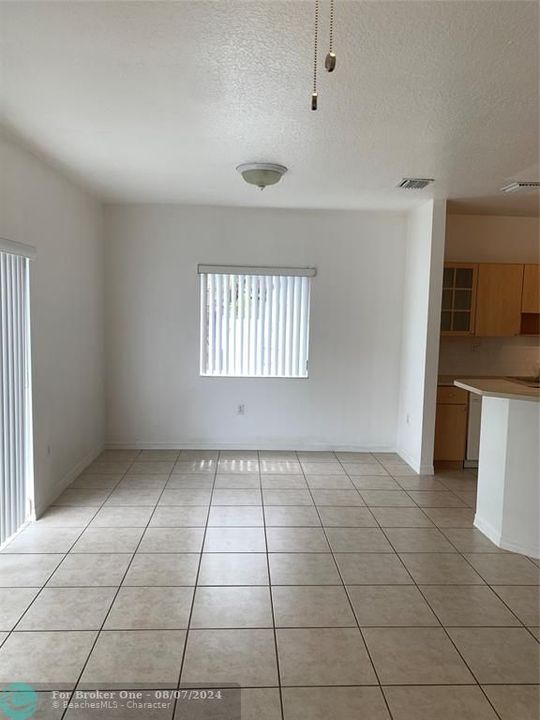 For Rent: $2,700 (2 beds, 2 baths, 1313 Square Feet)