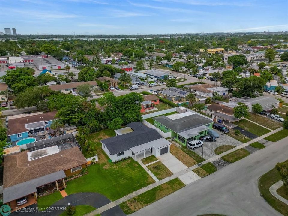 Active With Contract: $529,900 (4 beds, 2 baths, 1760 Square Feet)