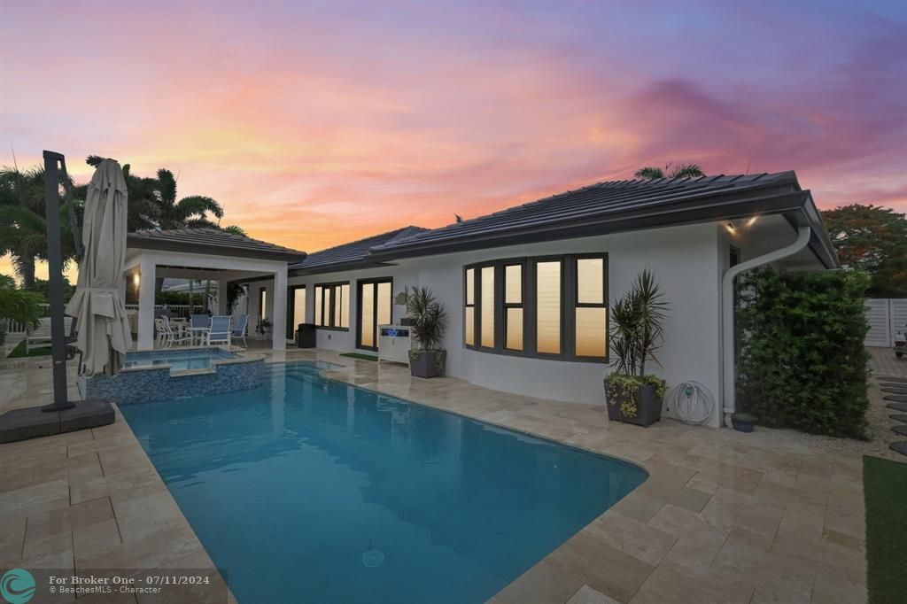 Active With Contract: $2,999,900 (4 beds, 3 baths, 2720 Square Feet)
