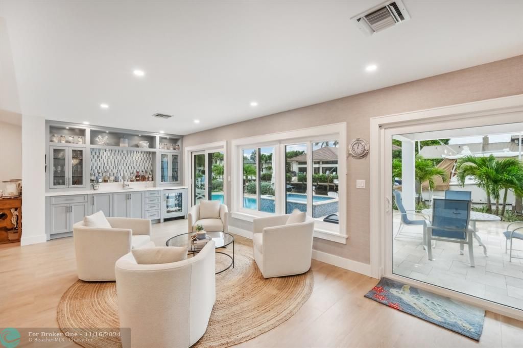 Active With Contract: $2,999,900 (4 beds, 3 baths, 2720 Square Feet)