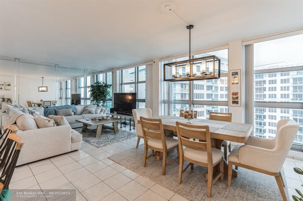 For Sale: $548,999 (1 beds, 2 baths, 1258 Square Feet)