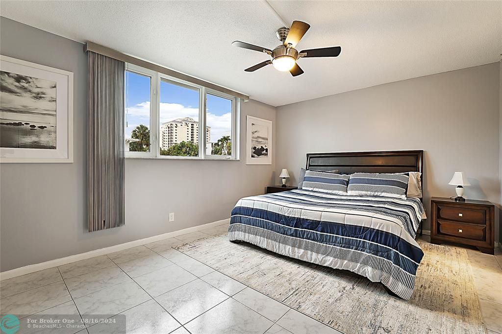 For Sale: $398,750 (2 beds, 2 baths, 1025 Square Feet)