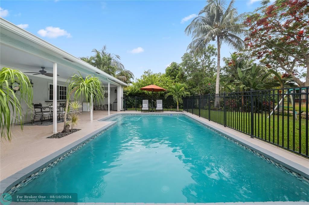 Active With Contract: $825,000 (4 beds, 2 baths, 2754 Square Feet)