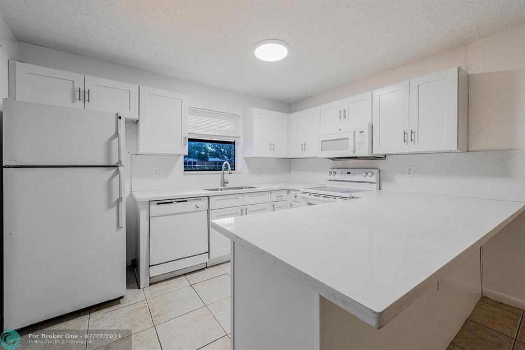 For Rent: $1,950 (2 beds, 2 baths, 1328 Square Feet)