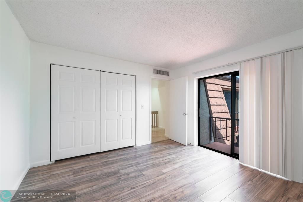 For Rent: $1,950 (2 beds, 2 baths, 1328 Square Feet)