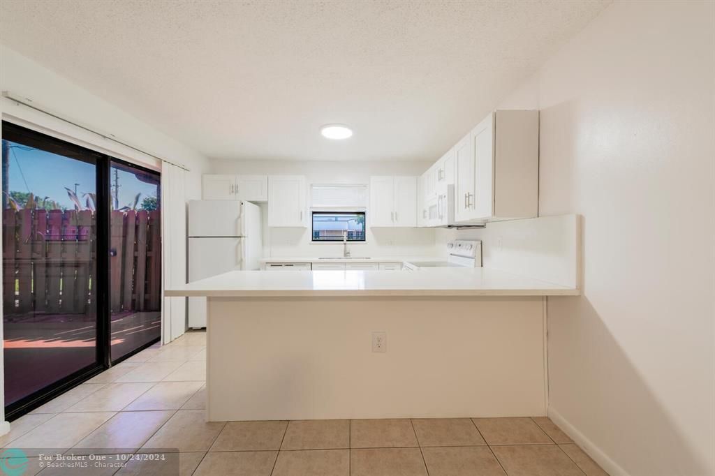 For Rent: $1,950 (2 beds, 2 baths, 1328 Square Feet)